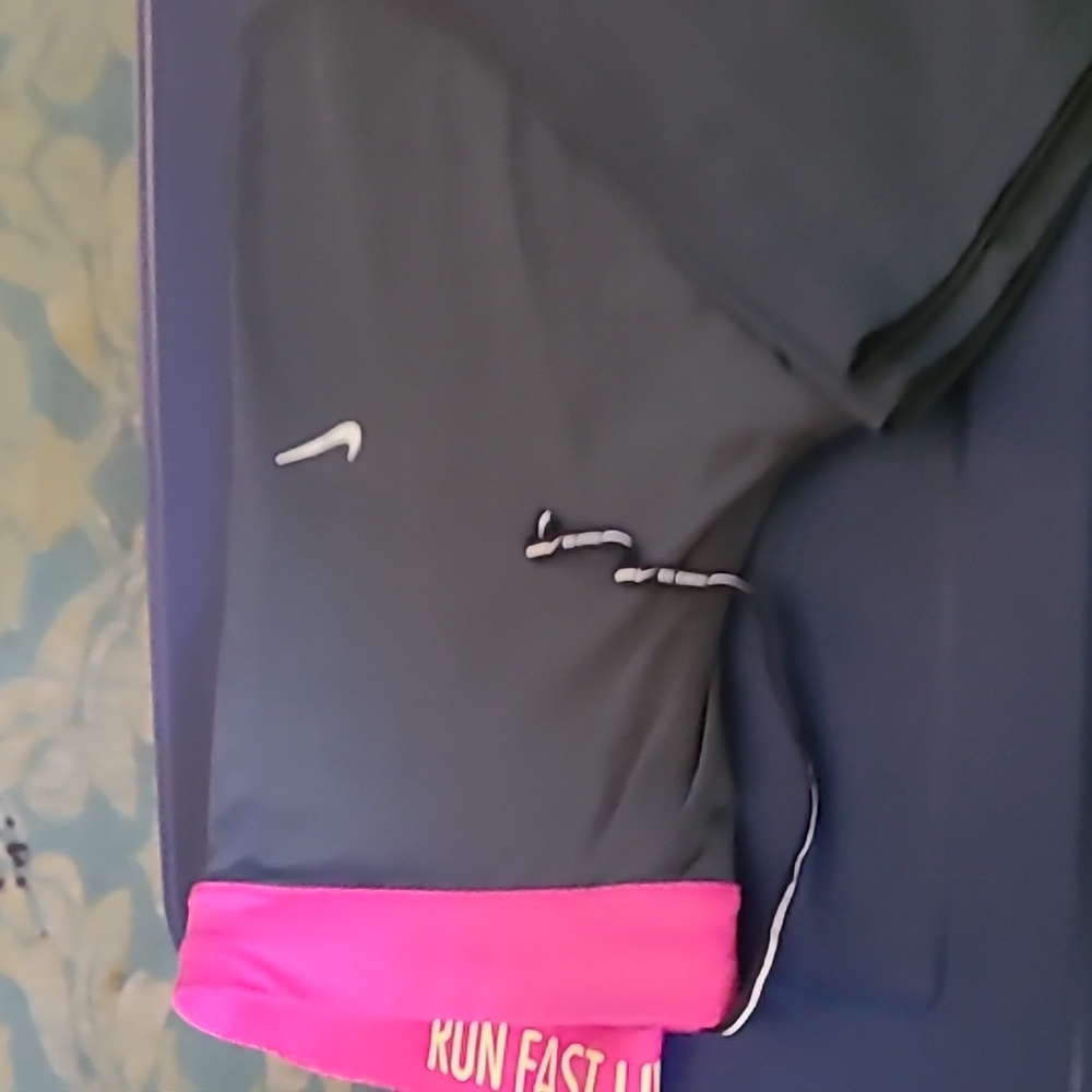 Capris - Picture 2 of 3